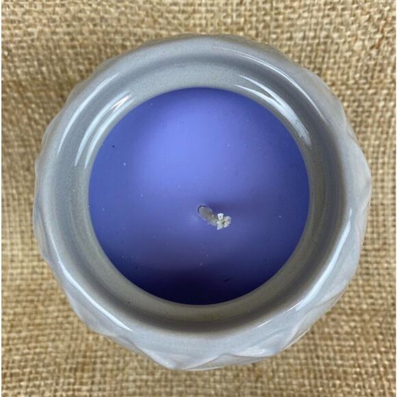 Yankee Candle Lilac Blossoms Candle in Ceramic Jar Trellis Design 8 oz. - Picture 2 of 6